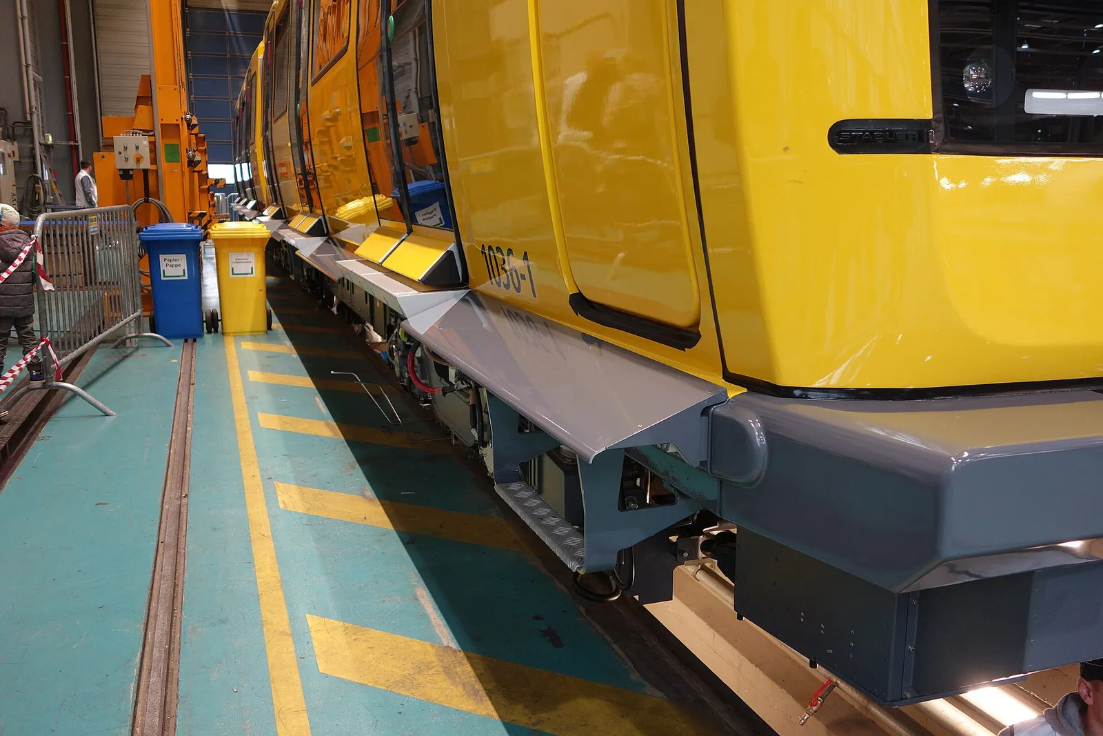 Neue U-Bahn-Wagen der BVG von Stadler im Werk Pankow