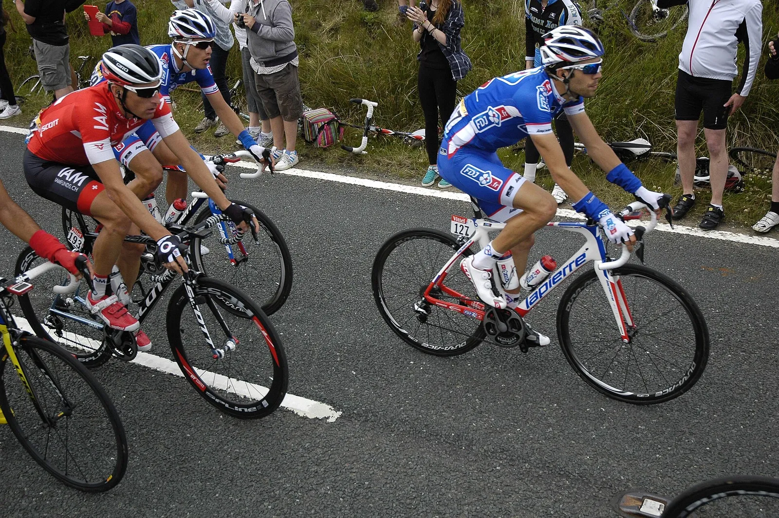 Das Feld bei einer Etappe der Tour de France (Archivbild)
