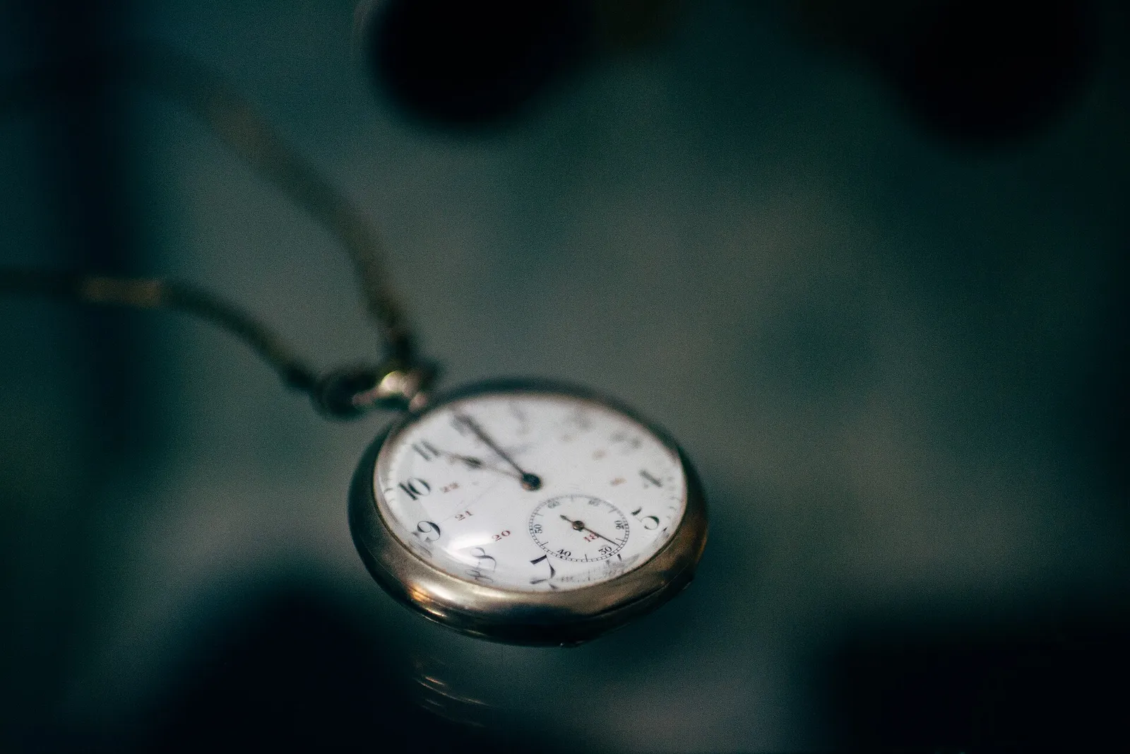 Eine alte Taschenuhr (Symbolbild)