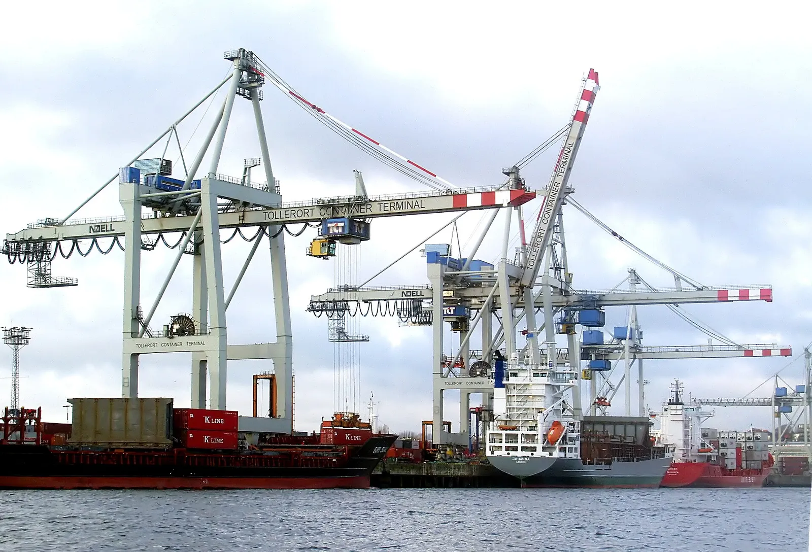 Containerterminal im Hamburger Hafen (Symbolbild)