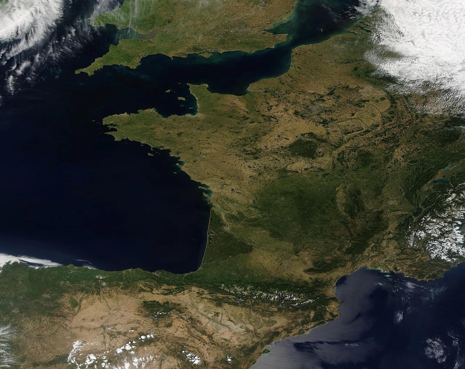 Satellitenaufnahme einer Hitzewelle über Westeuropa (MODIS-Sensor der NASA, Archivbild)
