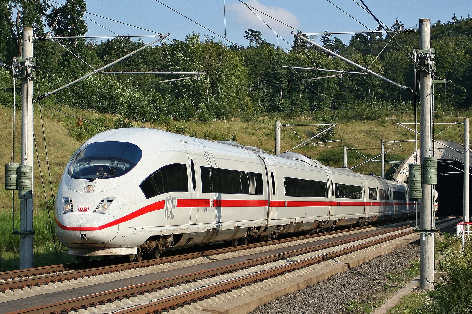 Ein ICE der Deutschen Bahn (Symbolbild)