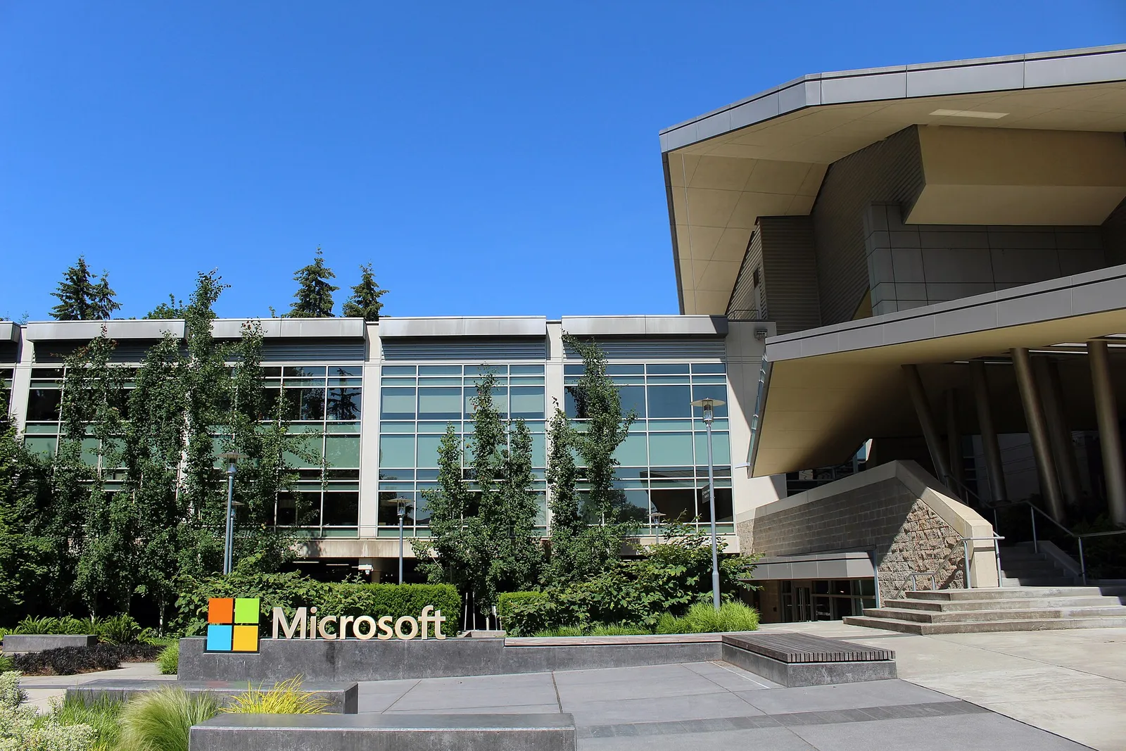Ein Gebäude auf dem Microsoft-Campus in Redmond