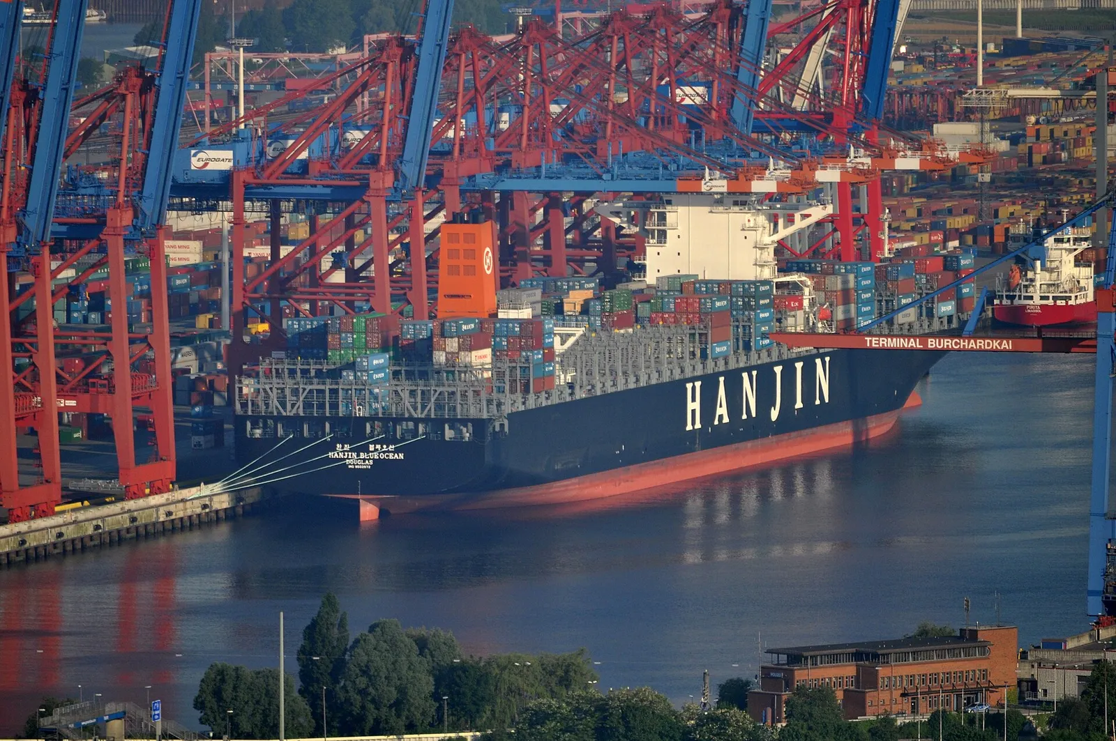 Containerterminal im Hamburger Hafen (Symbolbild)