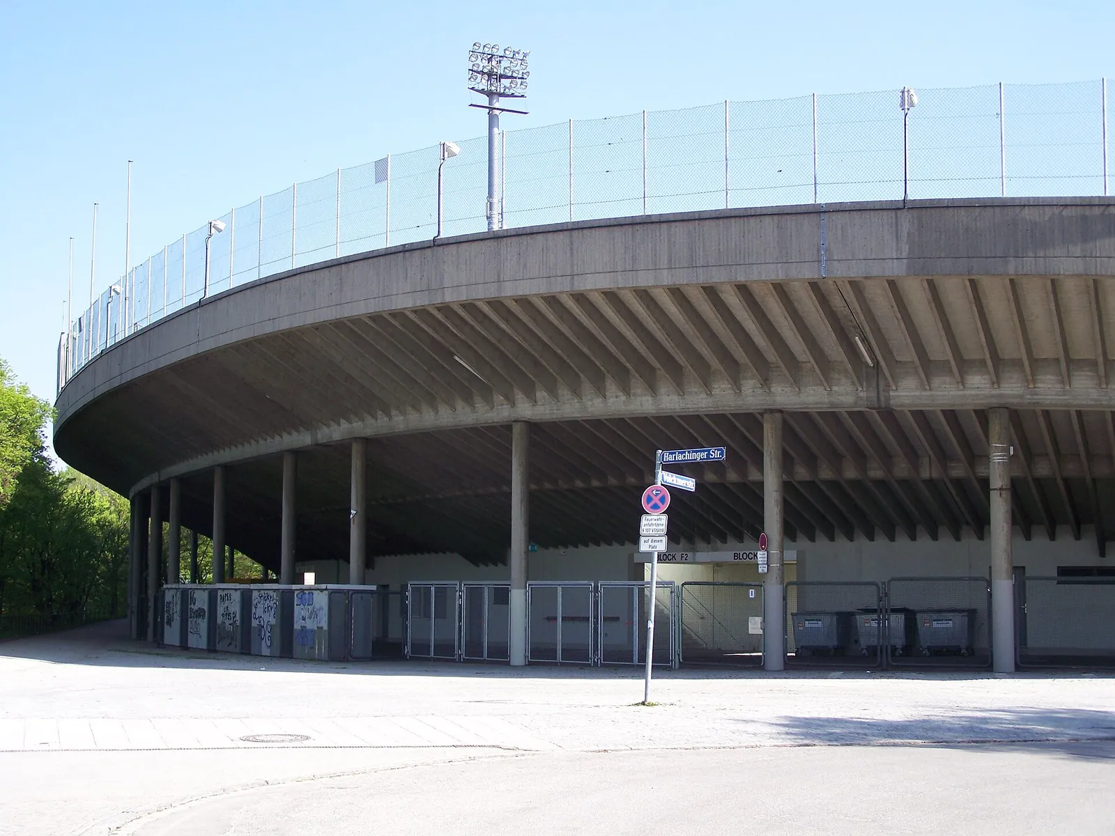 Das Grünwalder Stadion in München, Heimstätte des TSV 1860 (Archivbild)