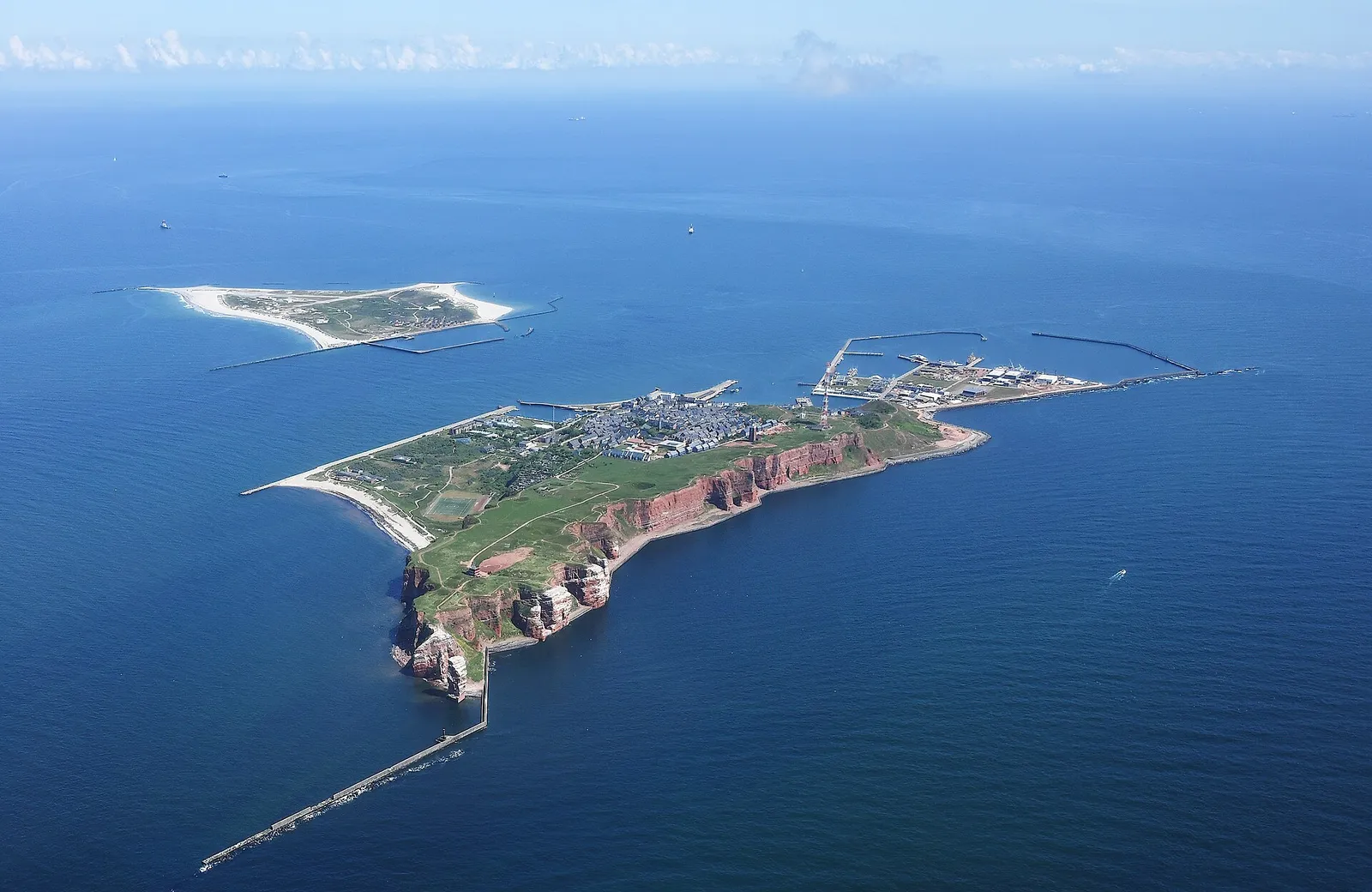 Luftbild der Insel Helgoland (Archivbild)