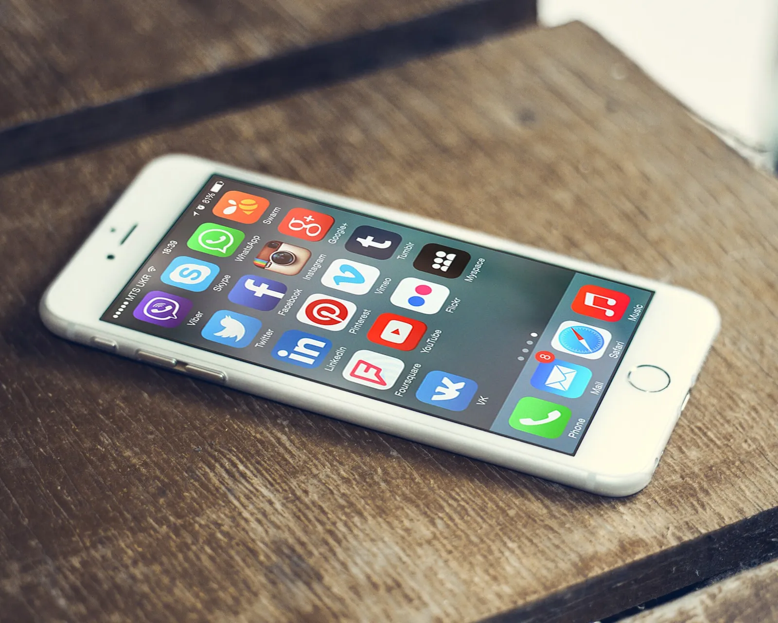 Social-Media-Apps auf einem Smartphone (Symbolbild)