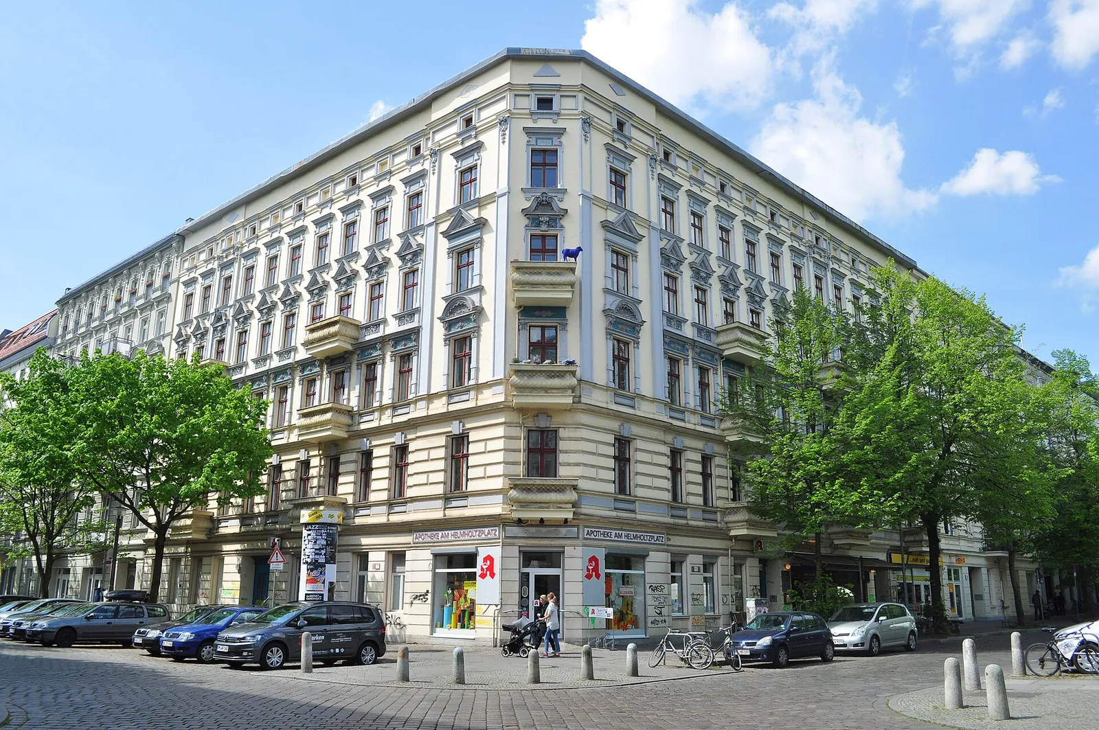 Wohnhaus an einer Straßenecke im Berliner Stadtteil Prenzlauer Berg
