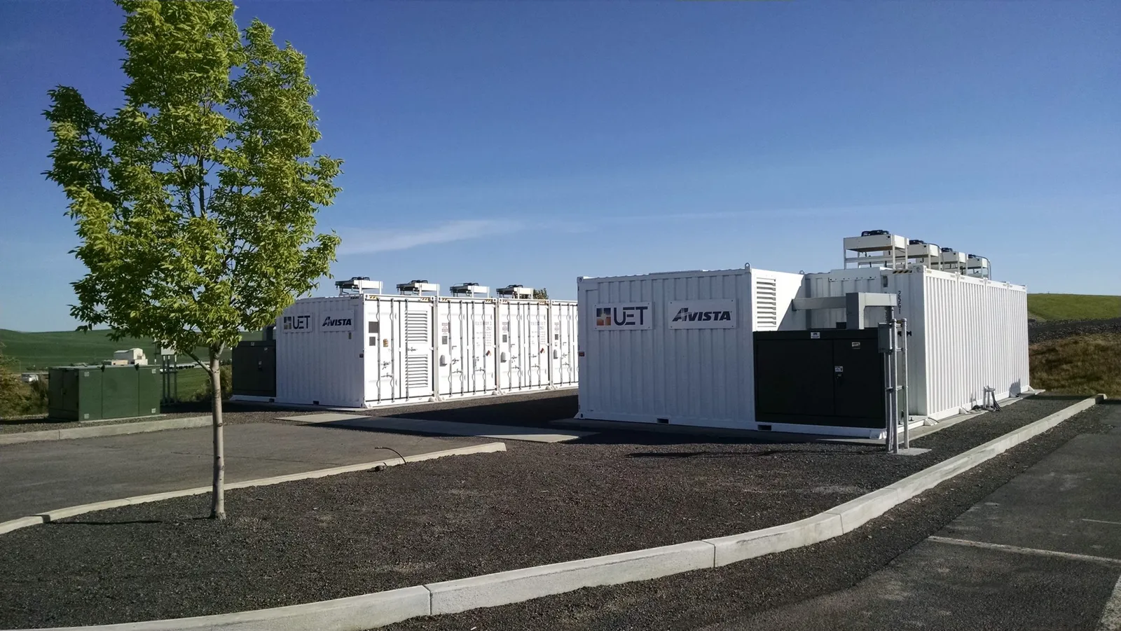 Container eines netzgekoppelten Batteriespeichers