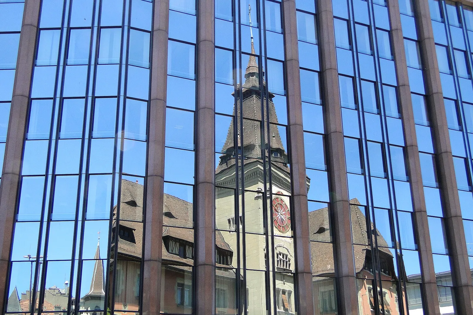 Fassade eines modernen Bürogebäudes (Symbolbild)