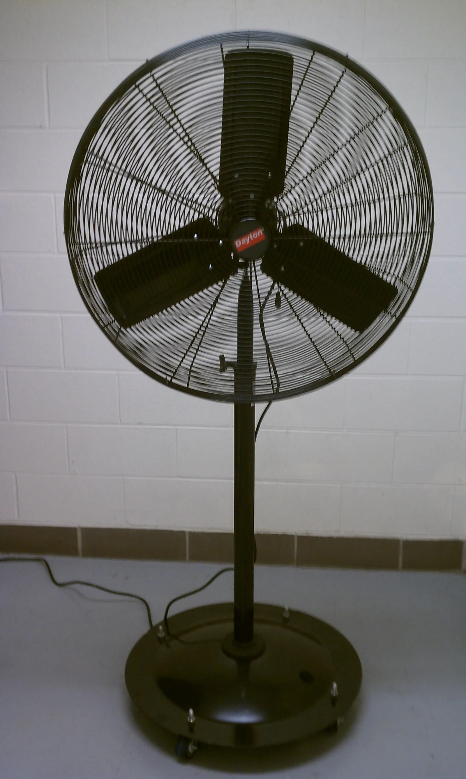Ein Standventilator (Symbolbild)