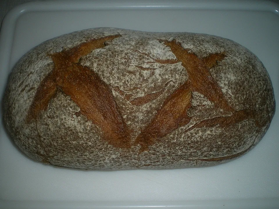 Ein Laib Roggenbrot