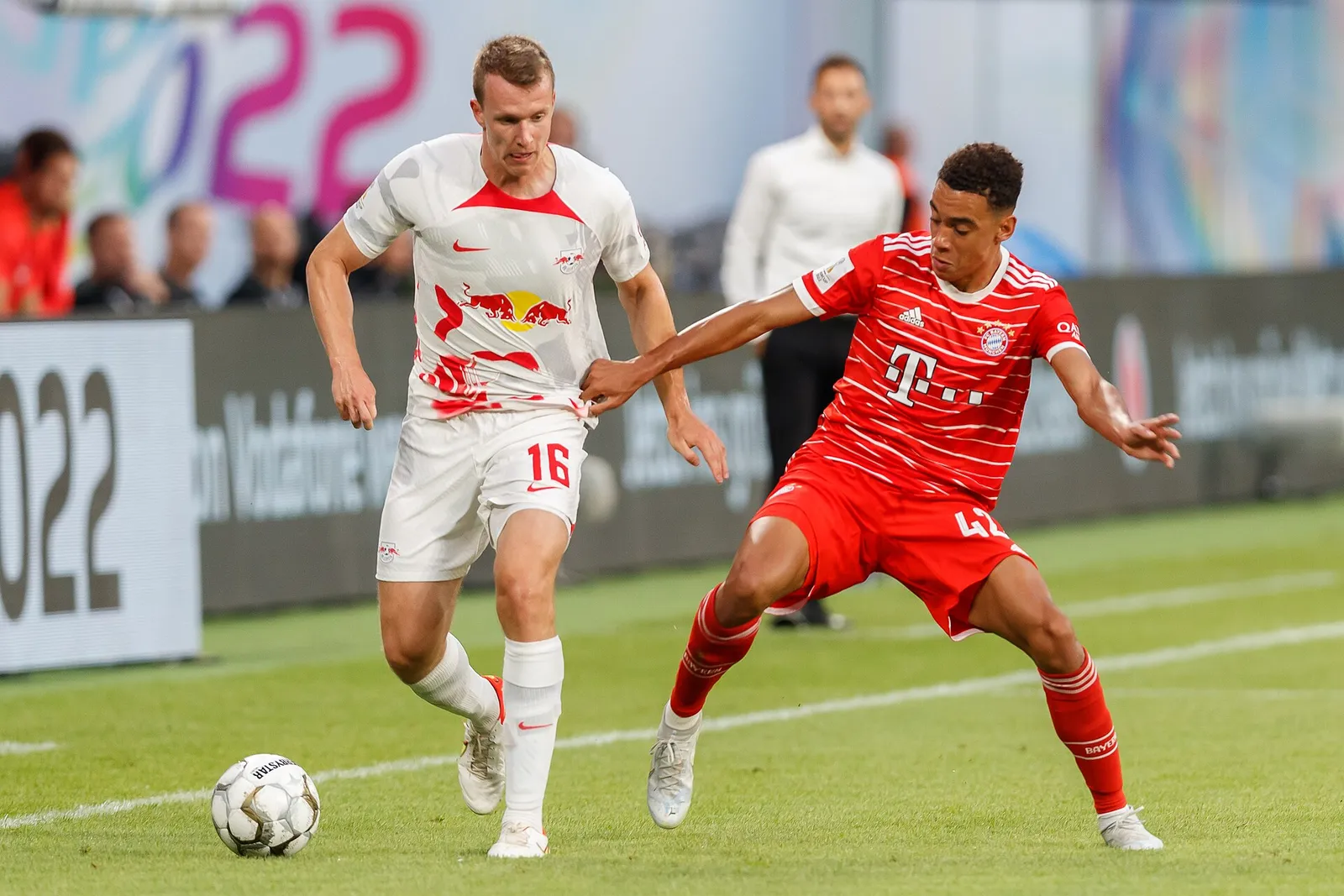 Jamal Musiala im Trikot des FC Bayern München (Archivbild, 2022)
