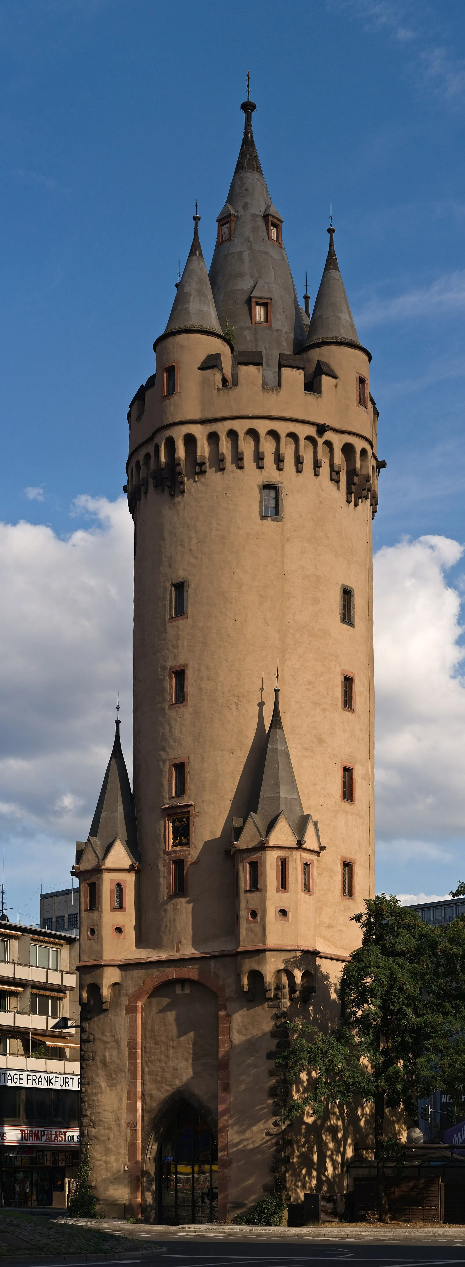 Der Eschenheimer Turm in Frankfurt (Symbolbild)